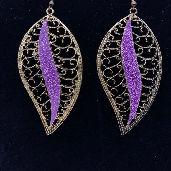 Goldtone Scrollwork Lavender Long Dangle Earrings - Picture 5 of 5